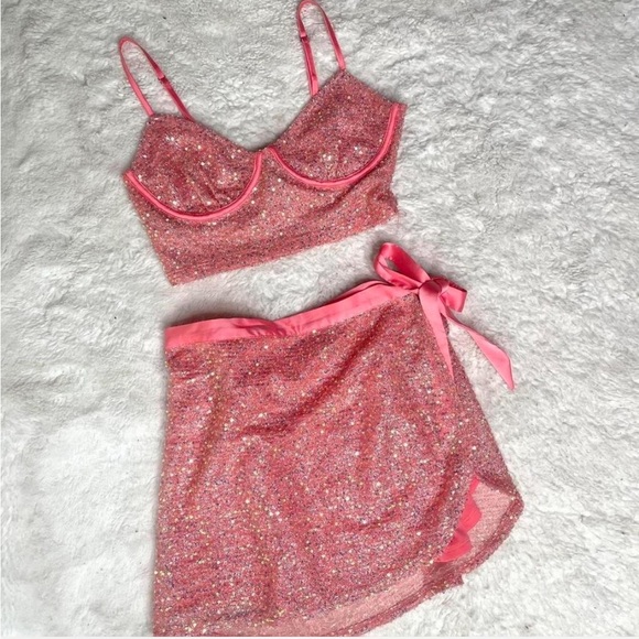 Pink sequin co-ord set - perfect for a party or festival - Picture 2 of 5